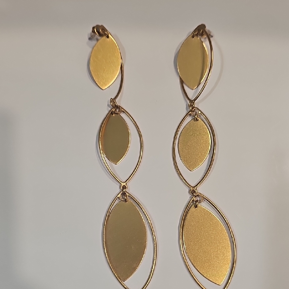Elegant Gold Drop Earrings